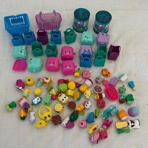 Shopkins Vibrant Collectible Set with Accessories